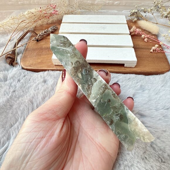 Beautiful Fluorite Tower Obelisk - Picture 4 of 6